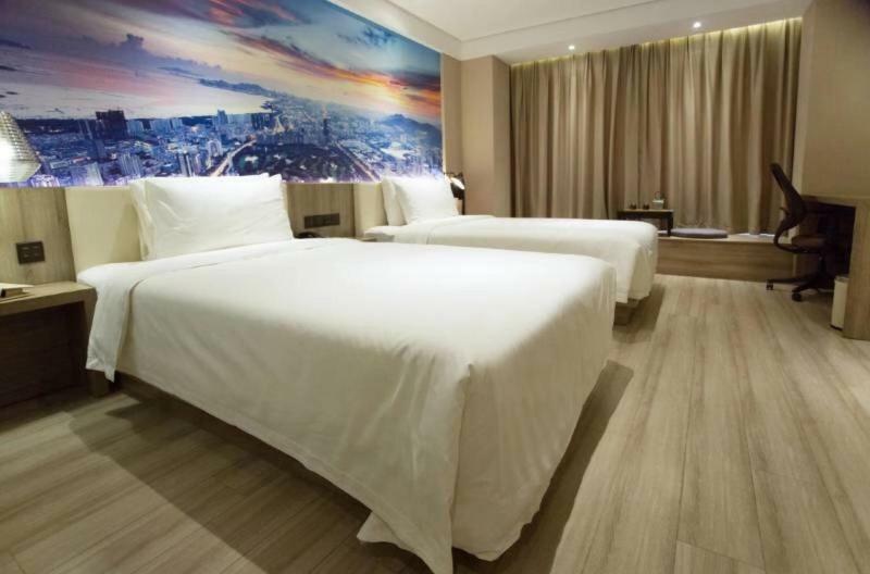 atour hotel shenzhen futian huaqiang north pedestrian street